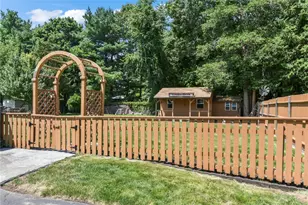 101 Endicott Dr, Warwick, RI 02886 - Photo 16
