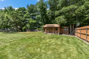 101 Endicott Dr, Warwick, RI 02886 - Photo 18