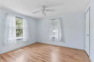101 Endicott Dr, Warwick, RI 02886 - Photo 8