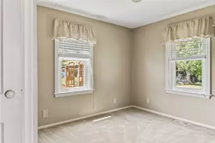 101 Endicott Dr, Warwick, RI 02886 - Photo 10