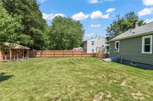 101 Endicott Dr, Warwick, RI 02886 - Photo 20
