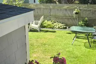 13 Pope St, Newport, RI 02840 - Photo 2