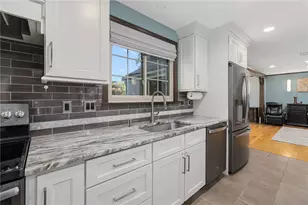 365 W Wrentham Rd, Cumberland, RI 02864 - Photo 8