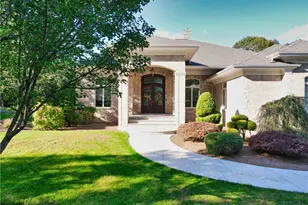 51 W Ridge Dr, Tiverton, RI 02878 - Photo 2