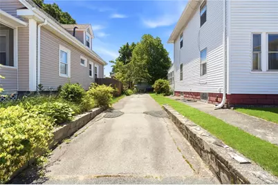 140 West Lawn Avenue, Pawtucket, RI 02860 - Photo 4