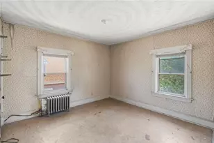 140 W Lawn Ave, Pawtucket, RI 02860 - Photo 24