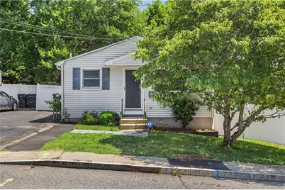 40 Blackstone Street, Cumberland, RI 02864 - Photo 2