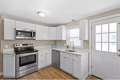 33 Belmont Avenue, East Providence, RI 02914 - Photo 4