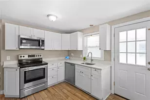 33 Belmont Ave, East Providence, RI 02914 - Photo 4