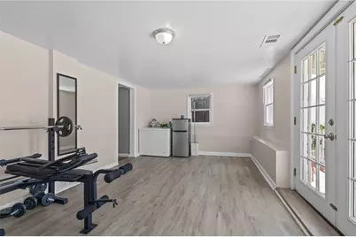 33 Belmont Avenue, East Providence, RI 02914 - Photo 32