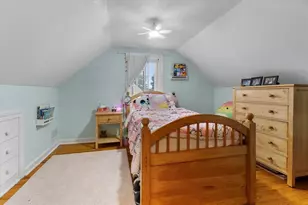 64 Guilford Dr, Warwick, RI 02886 - Photo 20