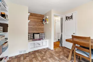 64 Guilford Dr, Warwick, RI 02886 - Photo 16