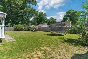 64 Guilford Dr, Warwick, RI 02886 - Photo 24