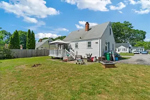 64 Guilford Dr, Warwick, RI 02886 - Photo 4
