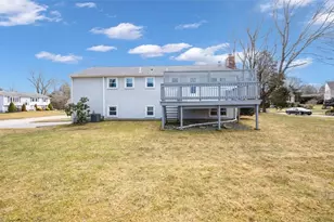 1 Midlands Dr, East Greenwich, RI 02818 - Photo 4