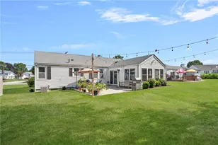 165 Garden City Dr, Cranston, RI 02920 - Photo 32