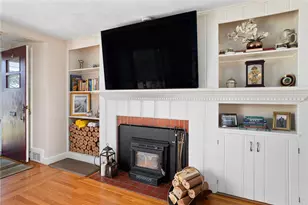 165 Garden City Dr, Cranston, RI 02920 - Photo 8