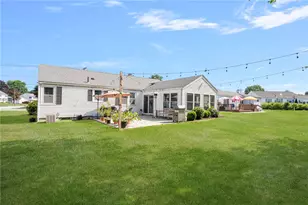 165 Garden City Dr, Cranston, RI 02920 - Photo 32