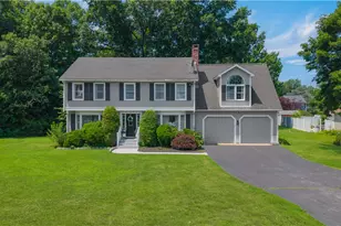 9 Pheasant Run Rd, North Smithfield, RI 02896 - Photo 2