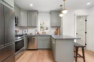 54 Grand View St, Providence, RI 02906 - Photo 14