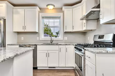 239 Mauran Avenue, East Providence, RI 02914 - Photo 8