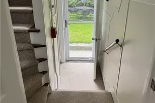 7 Whitwell Ave, Newport, RI 02840 - Photo 4