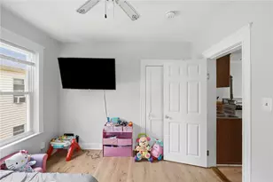 178 Coyle Ave, Pawtucket, RI 02861 - Photo 36