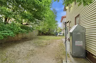 46 Ponagansett Ave, Providence, RI 02909 - Photo 12