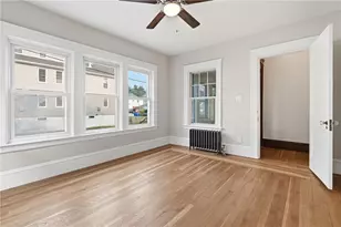 46 Ponagansett Ave, Providence, RI 02909 - Photo 10