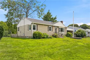20 Wood Rd, Middletown, RI 02842 - Photo 2