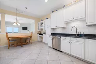 217 Rolling Hill Rd, Portsmouth, RI 02871 - Photo 4
