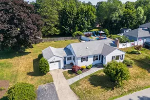 40 Greenfield Rd, Cumberland, RI 02846 - Photo 2
