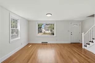 98 Dewey Ave, Pawtucket, RI 02861 - Photo 2