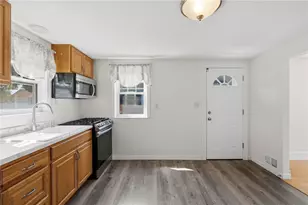 98 Dewey Ave, Pawtucket, RI 02861 - Photo 8