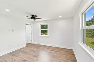 53 Buena Vista Ave, Warwick, RI 02889 - Photo 12