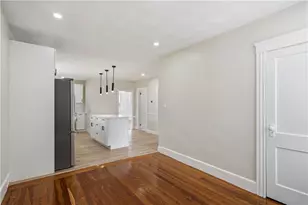 13 Suffolk St, Providence, RI 02908 - Photo 20