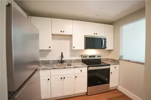 366 Main St, Warren, RI 02885 - Photo 2