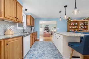209 Dahlia Dr, North Kingstown, RI 02852 - Photo 14