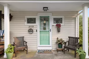 209 Dahlia Dr, North Kingstown, RI 02852 - Photo 4
