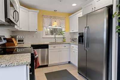 65 Marion Avenue S, Cranston, RI 02905 - Photo 16
