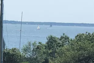17 Chartier Cir, Newport, RI 02840 - Photo 2