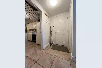 17 Chartier Circle, Newport, RI 02840 - Photo 12
