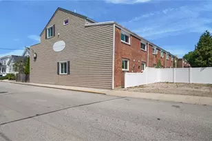 26 Narragansett Ave, Newport, RI 02840 - Photo 28