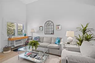 26 Narragansett Ave, Newport, RI 02840 - Photo 1