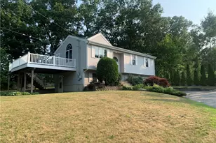 9 Violet St, Johnston, RI 02919 - Photo 2