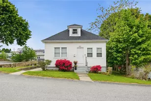 31 Yeoman Ave, Cranston, RI 02920 - Photo 2