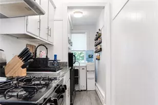 31 Yeoman Ave, Cranston, RI 02920 - Photo 16