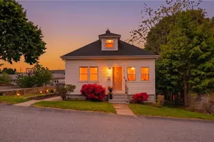 31 Yeoman Ave, Cranston, RI 02920 - Photo 1