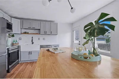 902 Main Street, West Warwick, RI 02893 - Photo 2