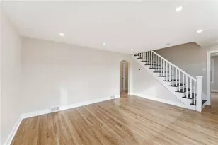 228 London Ave, Pawtucket, RI 02861 - Photo 10